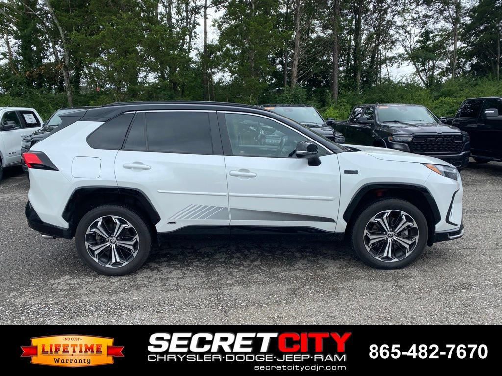 Used 2023 Toyota RAV4 XSE w/ Weather Package AWD/4WD image 4