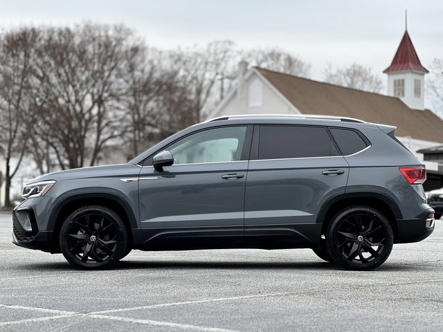 Used 2022 Volkswagen Taos SEL w/ Panoramic Sunroof Package image 8