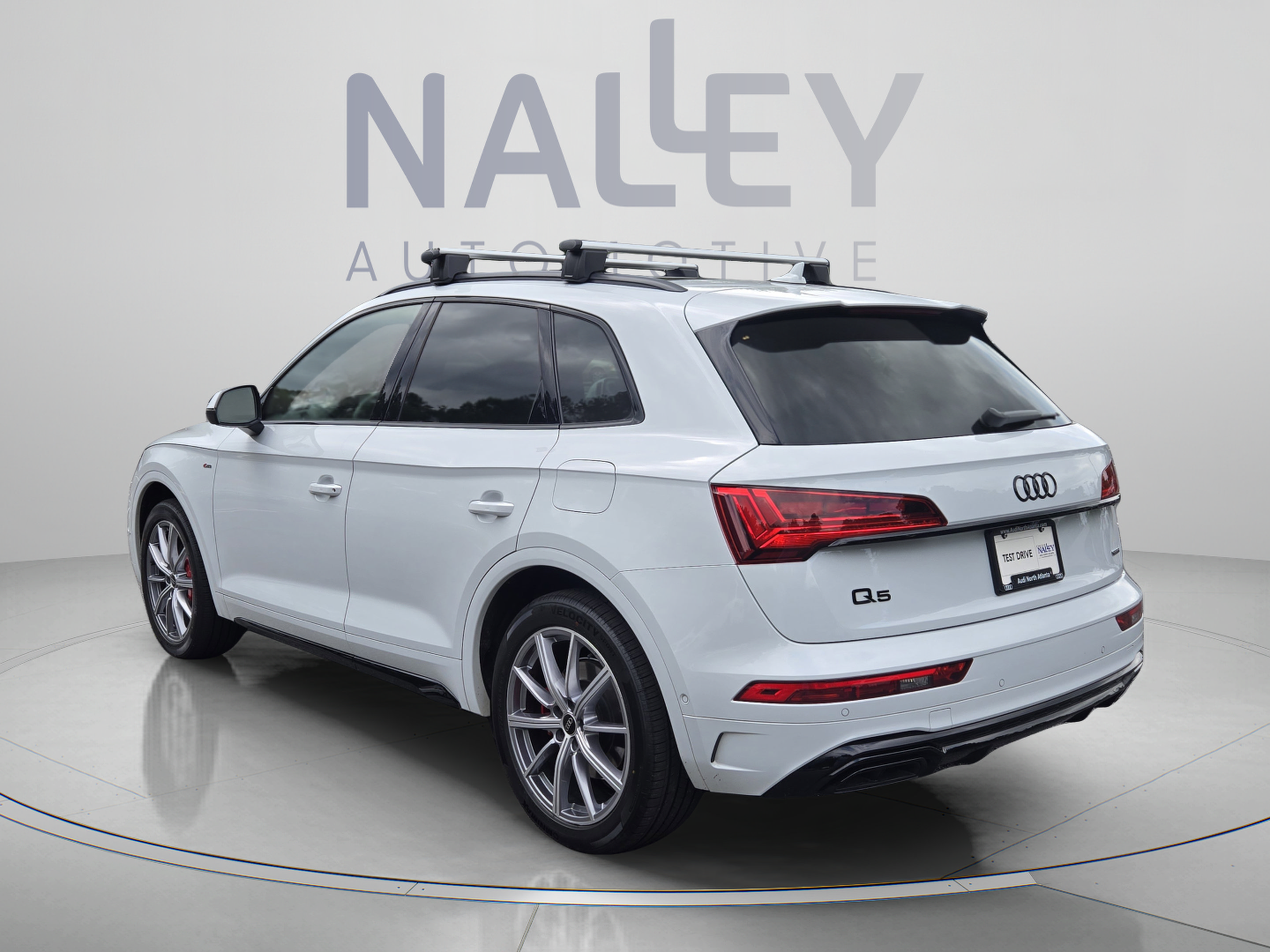 Used 2024 Audi Q5 e Prestige w/ Prestige Package AWD/4WD image 3