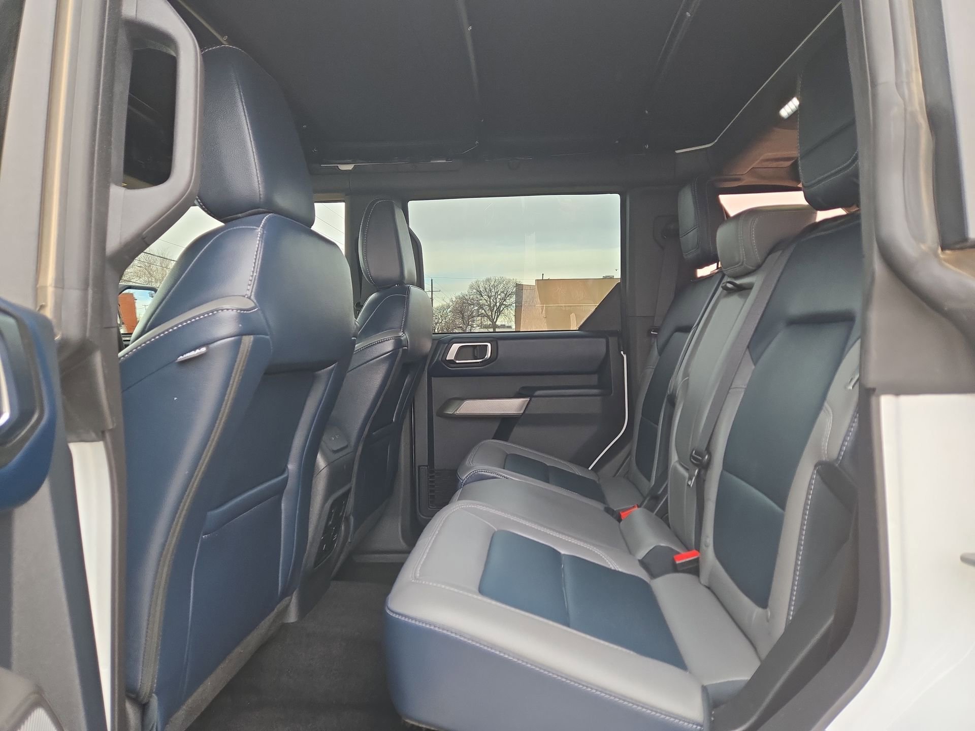 Used 2023 Ford Bronco Outer Banks AWD/4WD image 13