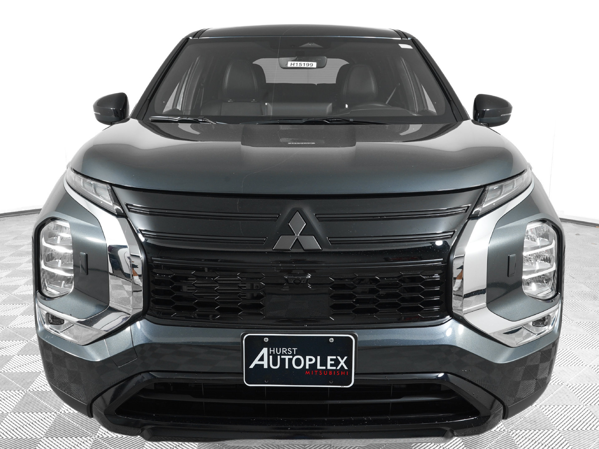 New 2026 Mitsubishi Outlander LE AWD/4WD image 3