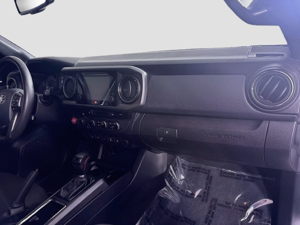 Used 2017 Toyota Tacoma TRD Off-Road AWD/4WD image 32