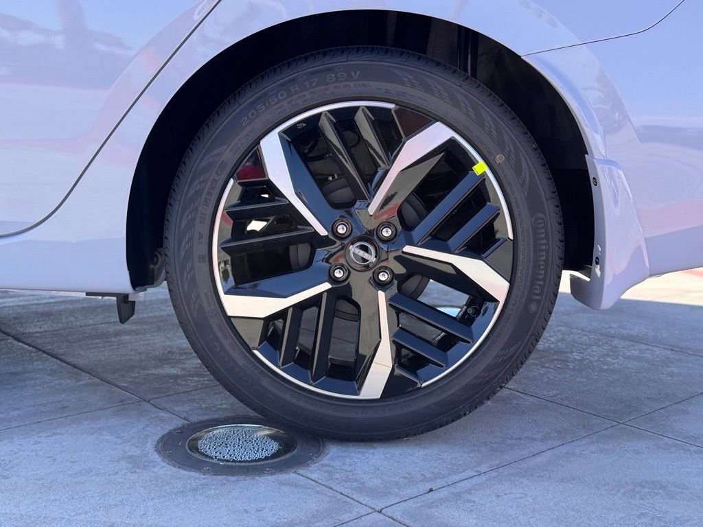 New 2025 Nissan Versa SR w/ Trunk Package image 8