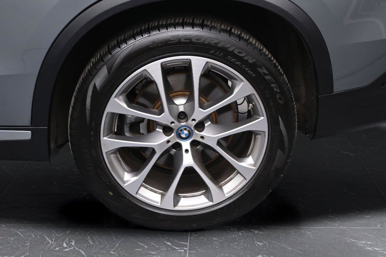 Used 2025 BMW X5 xDrive50e AWD/4WD image 11