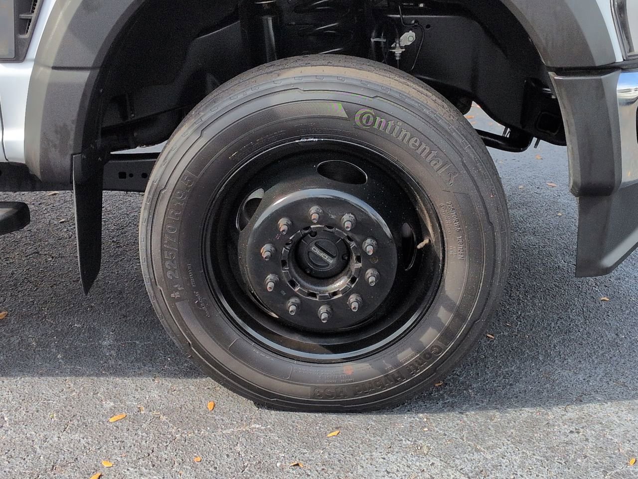 Used 2023 Ford F550 4x4 Regular Cab Super Duty image 11