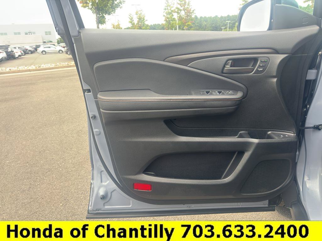 Certified 2025 Honda Passport TrailSport image 23