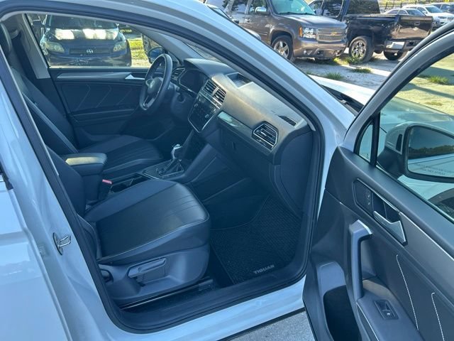 Used 2022 Volkswagen Tiguan SE FWD image 11