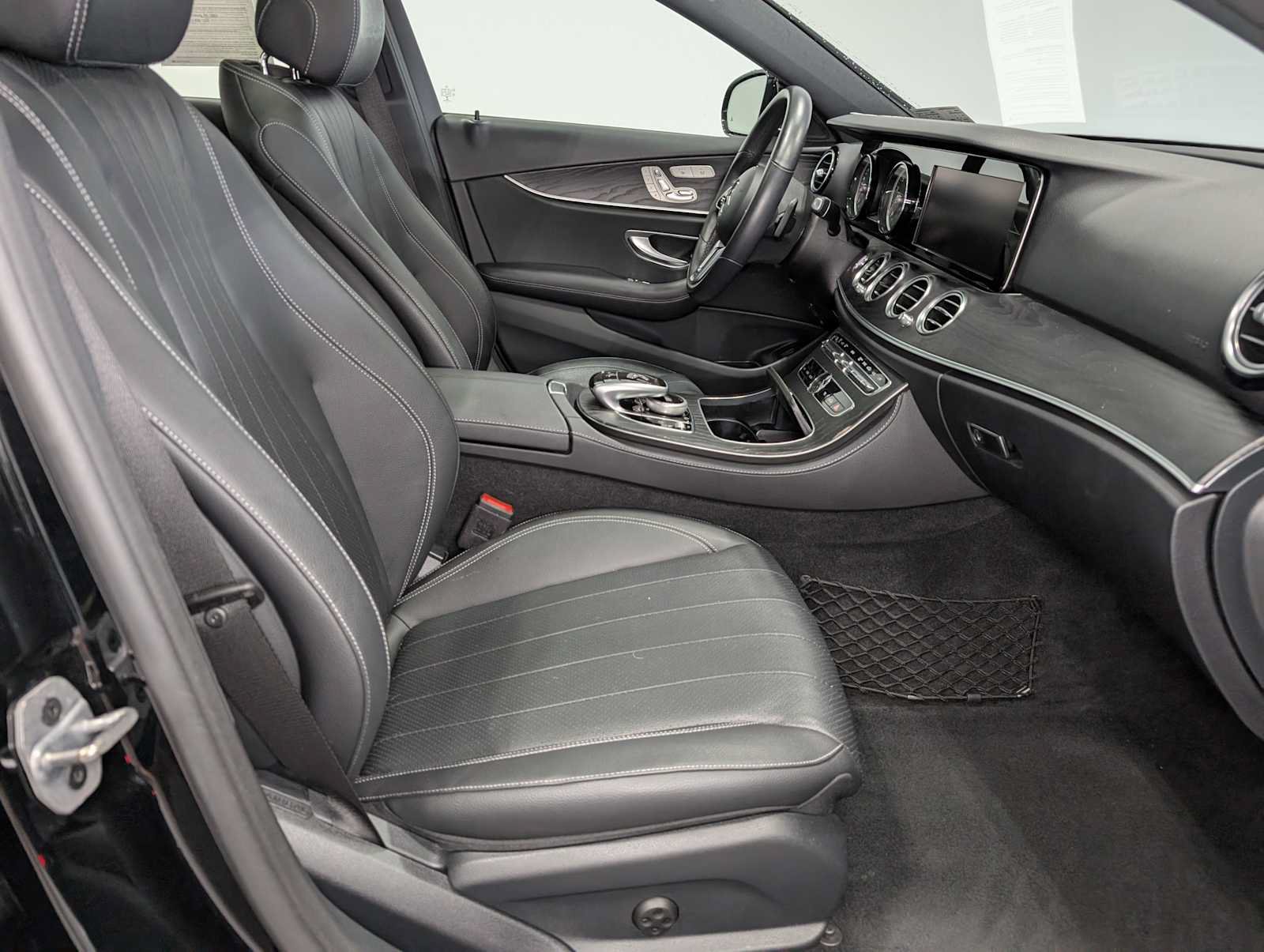 Certified 2019 Mercedes-Benz E 300 4MATIC image 40