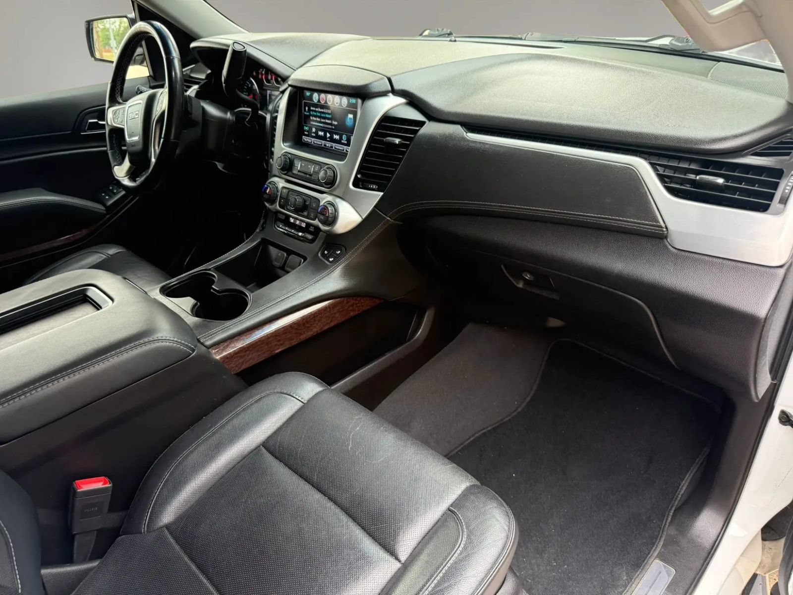Used 2019 GMC Yukon XL SLT w/ Open Road Package RWD image 16