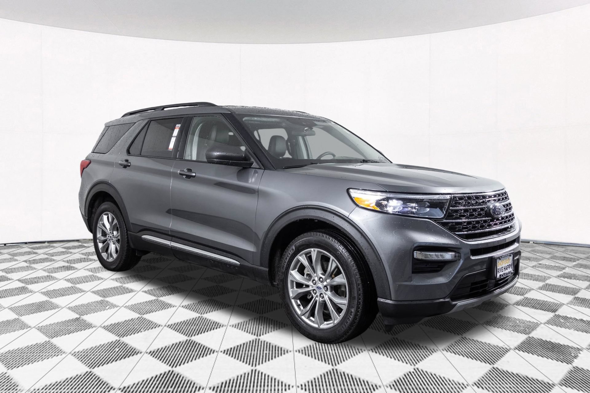 Used 2023 Ford Explorer XLT w/ Equipment Group 202A AWD/4WD image 22