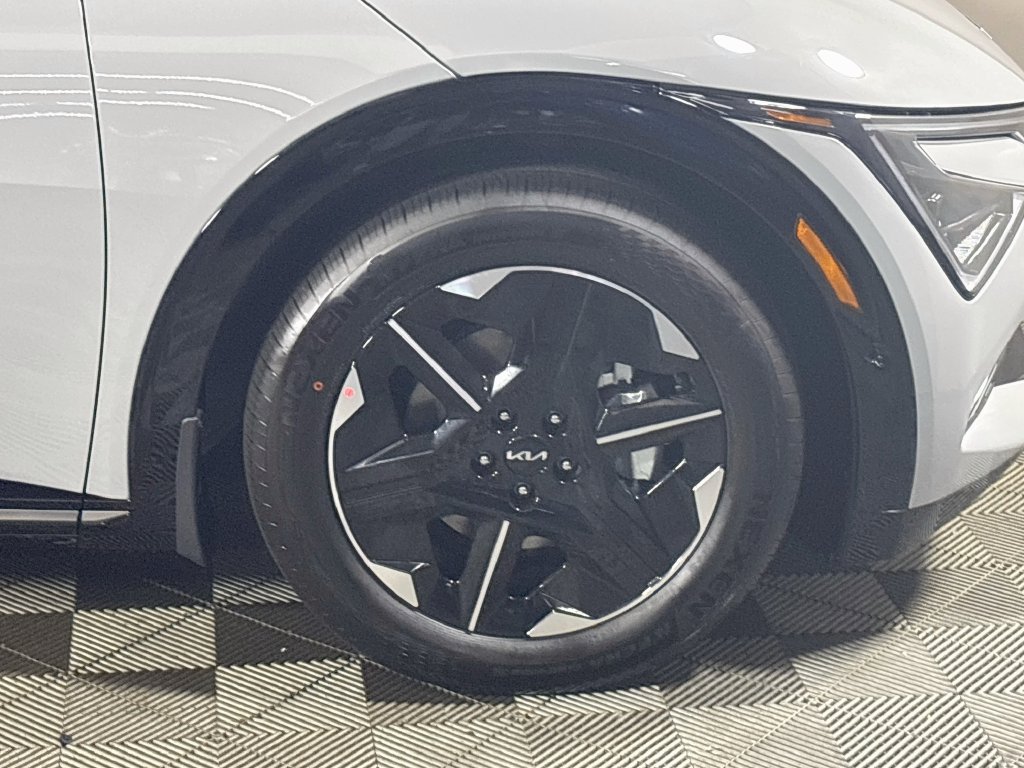 New 2026 Kia EV6 Wind RWD image 23