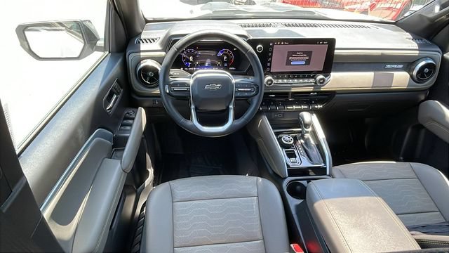 Used 2025 Chevrolet Colorado ZR2 w/ Technology Package AWD/4WD image 15