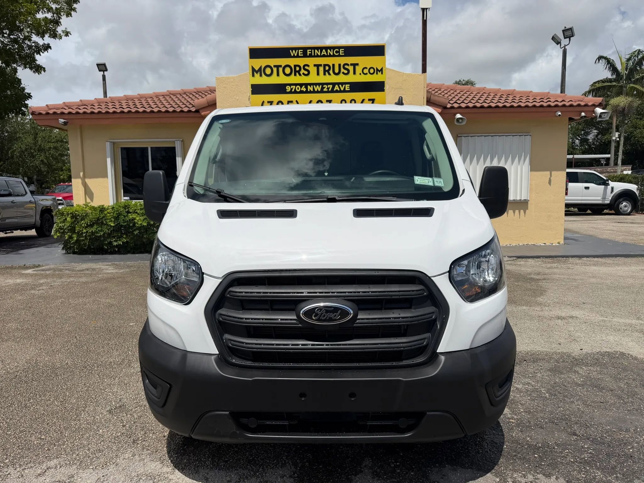 Used 2023 Ford Transit 250 Low Roof AWD w/ Fleet Fuel Economy Package image 11