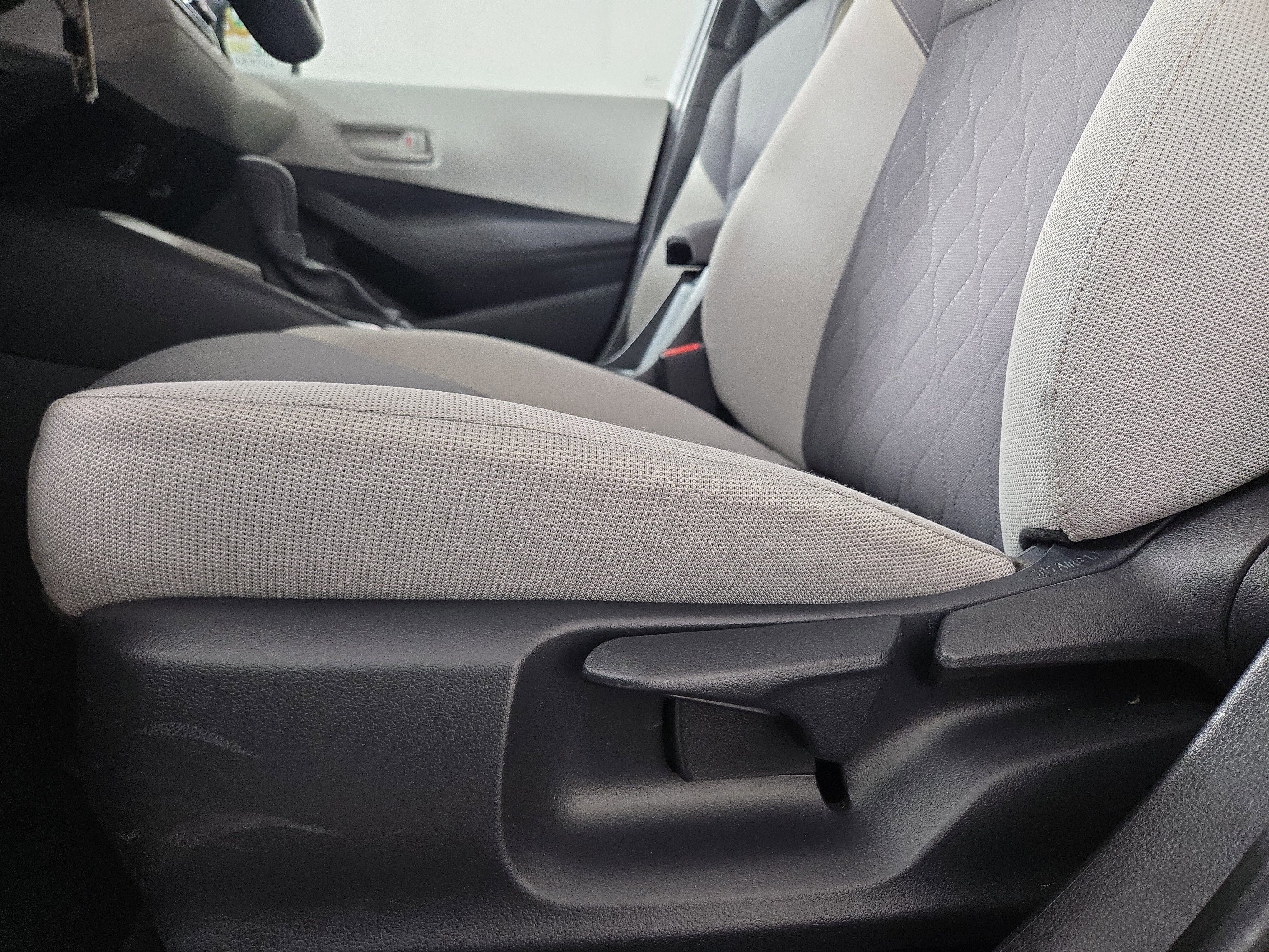 Used 2024 Toyota Corolla LE image 27