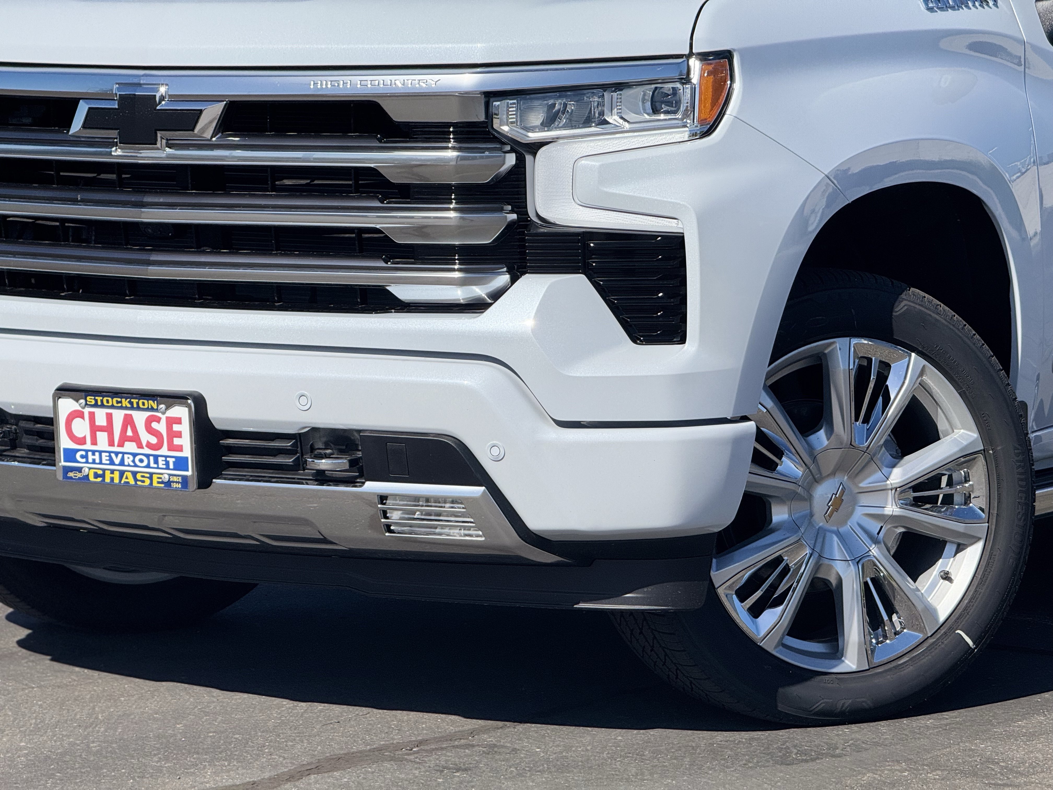 New 2026 Chevrolet Silverado 1500 High Country AWD/4WD image 3