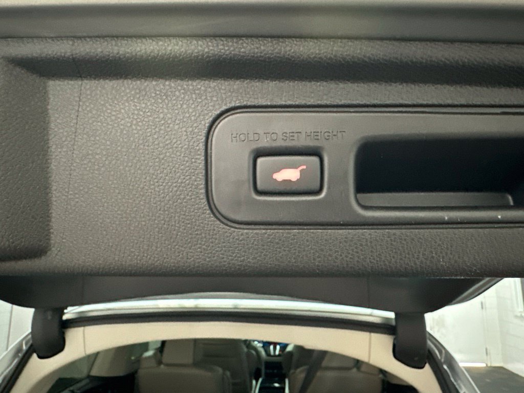 Used 2025 Honda Odyssey Touring image 39