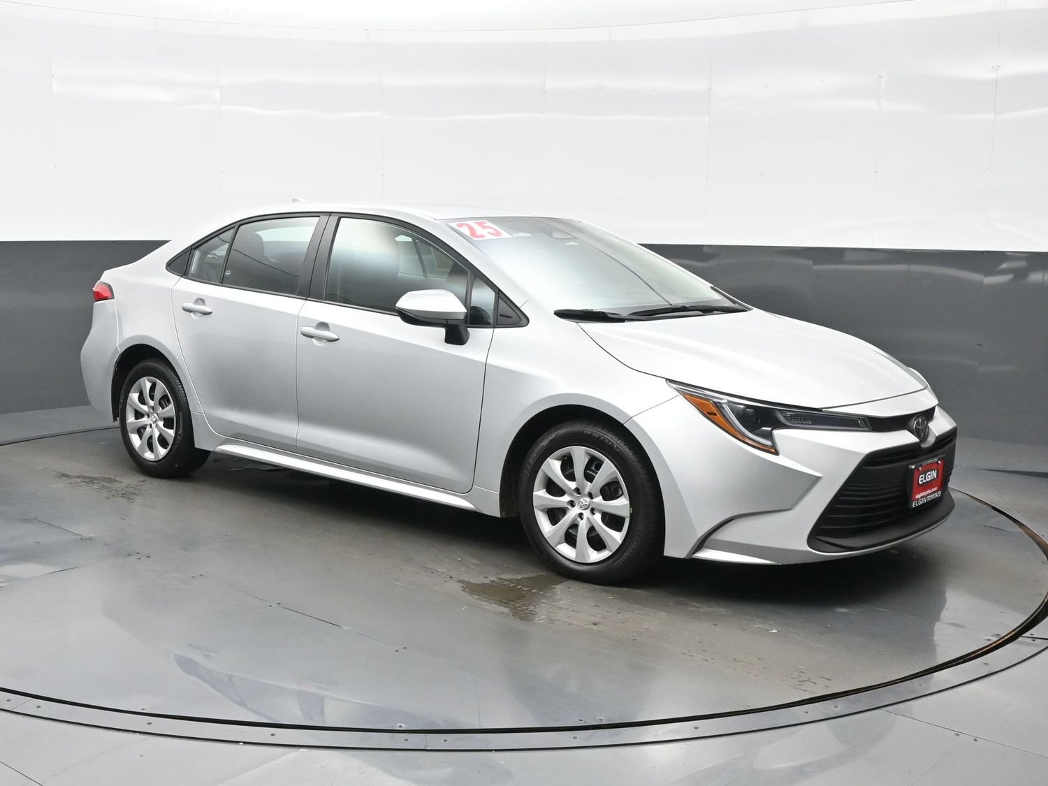 Used 2025 Toyota Corolla LE FWD image 8