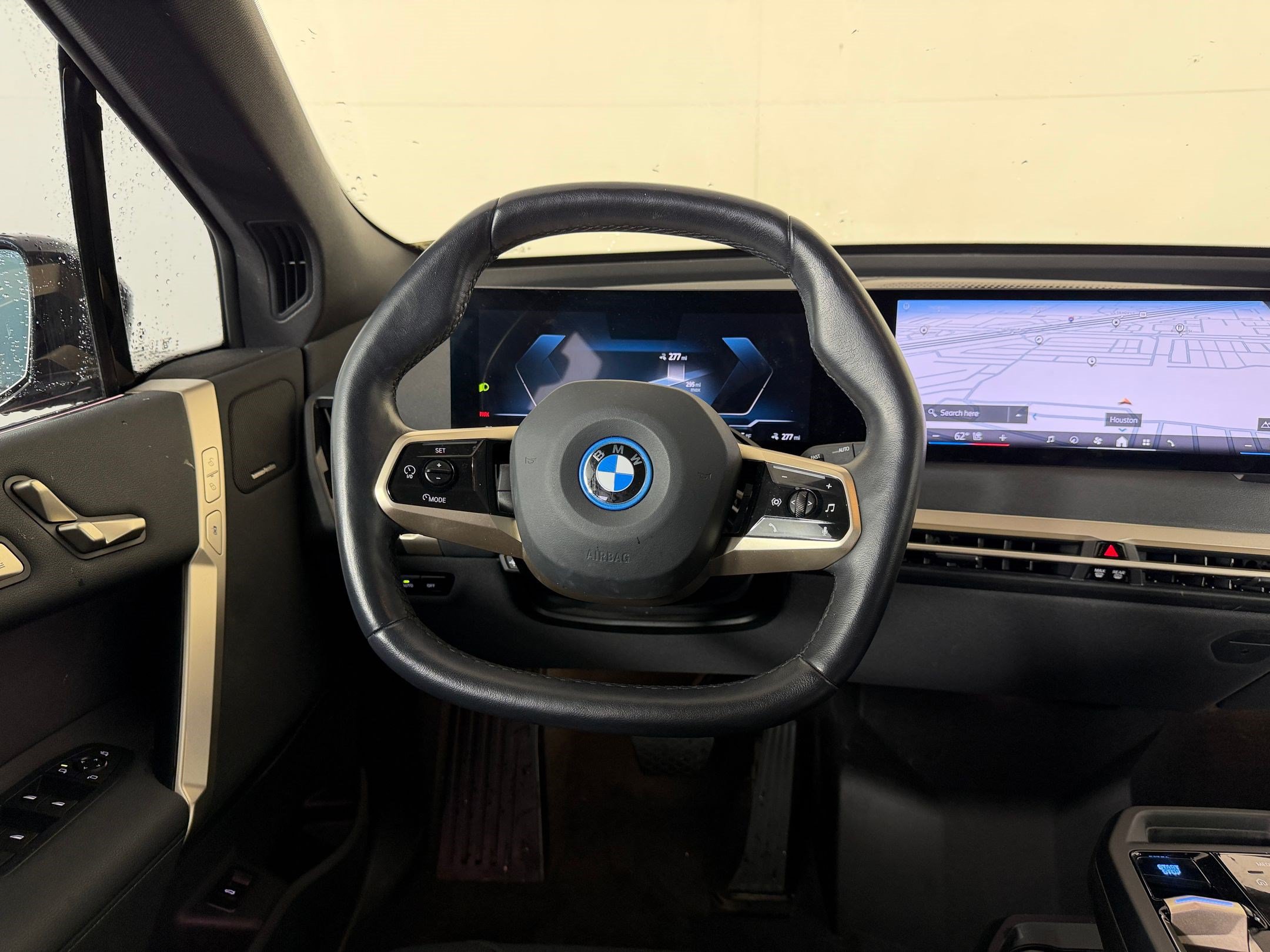 Used 2024 BMW iX xDrive50 w/ Premium Package AWD/4WD image 31
