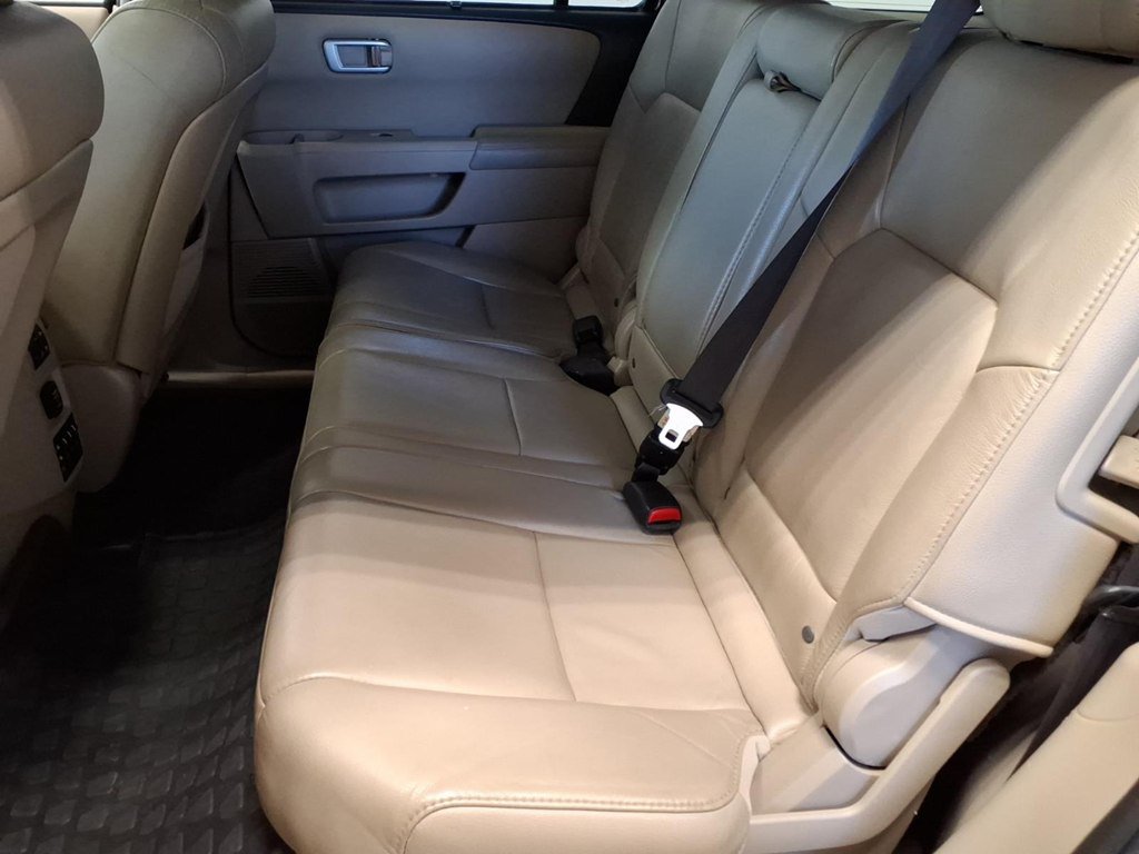 Used 2014 Honda Pilot 4WD Touring w/ RES image 20