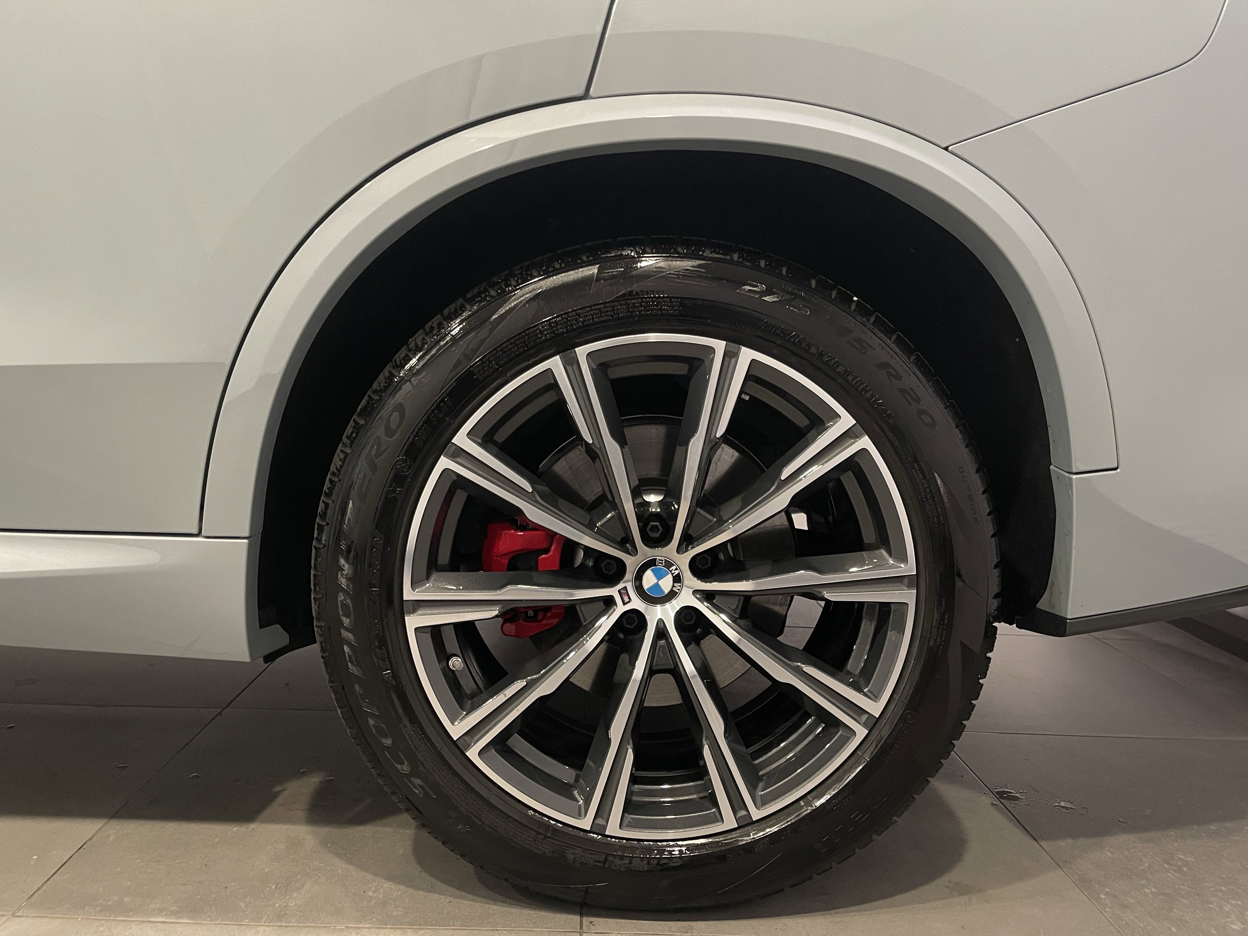 Used 2025 BMW X5 xDrive40i w/ M Sport Package AWD/4WD image 8