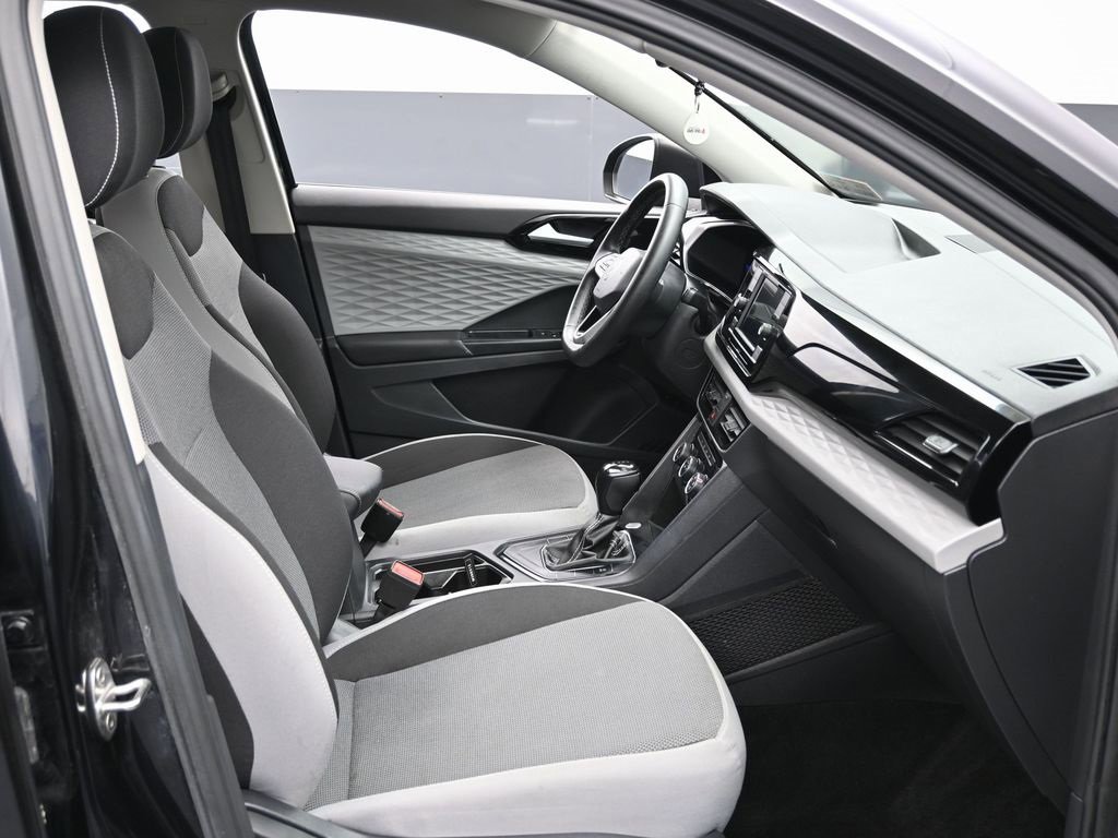 Used 2023 Volkswagen Taos S image 33