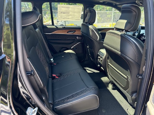 New 2026 Jeep Grand Cherokee Summit w/ Obsidian Package AWD/4WD image 10