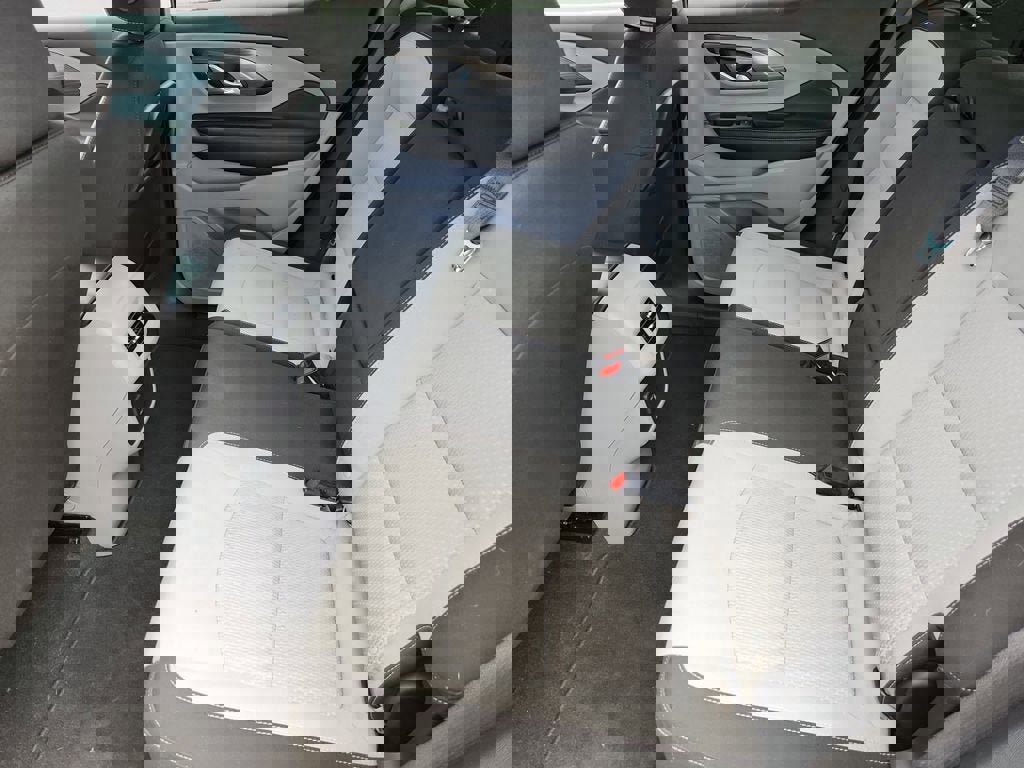 Used 2023 GMC Terrain SLE w/ Driver Convenience Package image 13