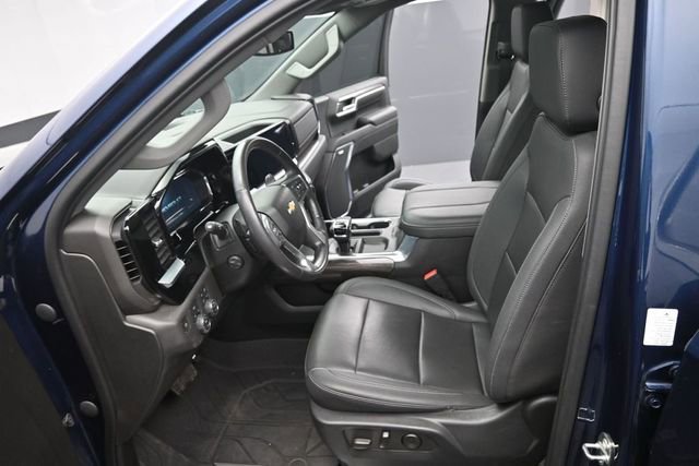Used 2023 Chevrolet Silverado 1500 LTZ w/ LTZ Convenience Package II AWD/4WD image 10