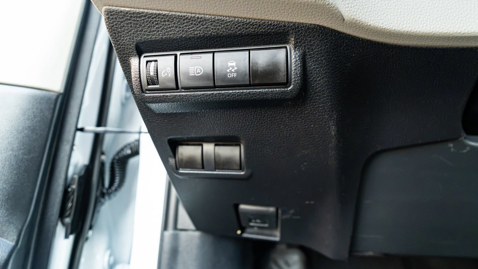 Used 2026 Toyota Corolla Cross LE AWD/4WD image 52
