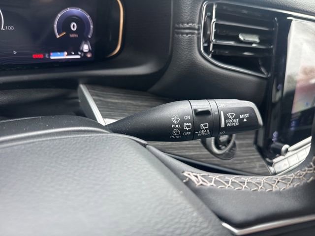 Used 2022 Jeep Wagoneer Series III AWD/4WD image 18