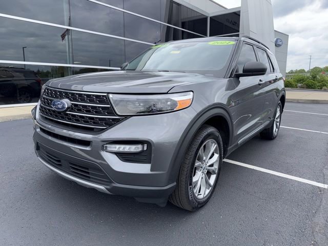 Used 2021 Ford Explorer XLT w/ Equipment Group 202A AWD/4WD image 3