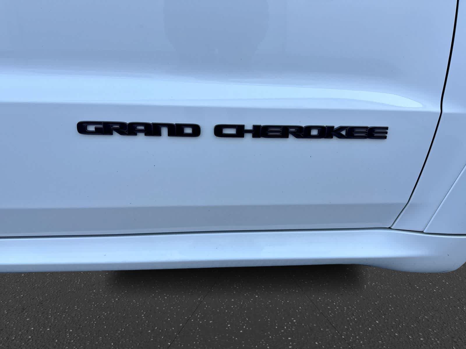 Used 2020 Jeep Grand Cherokee High Altitude AWD/4WD image 12