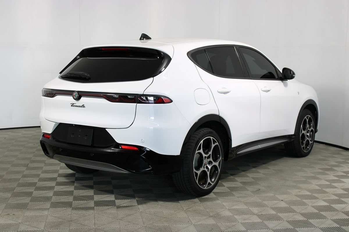 Used 2024 Alfa Romeo Tonale Ti AWD/4WD image 6