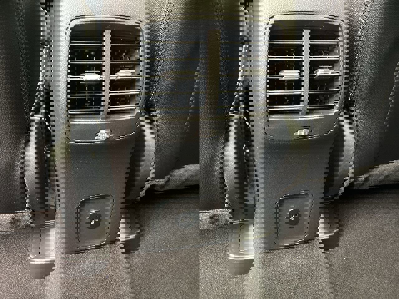 New 2024 Ford Escape SE w/ PHEV Premium Package image 12