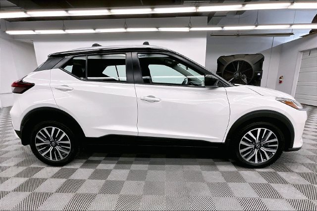 Used 2022 Nissan Kicks SV FWD image 16