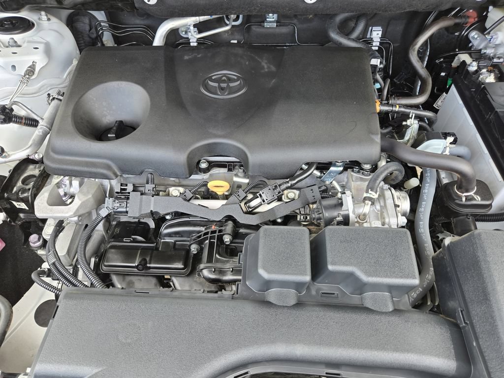 Used 2024 Toyota RAV4 XLE AWD/4WD image 31