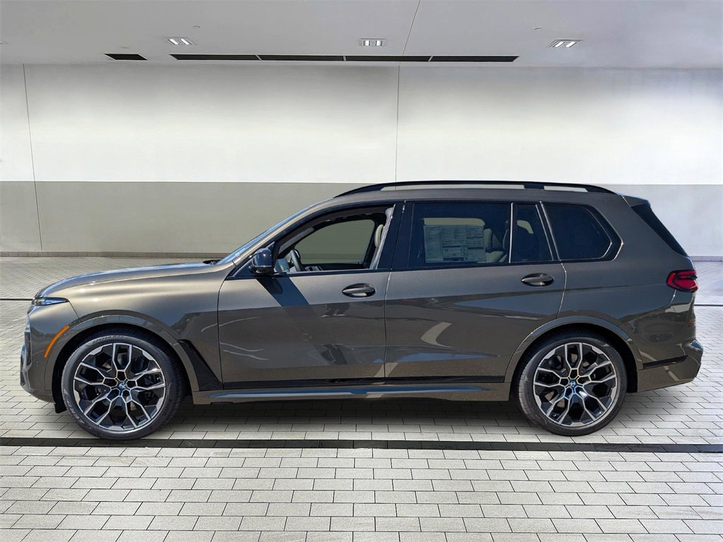New 2026 BMW X7 M60i image 2