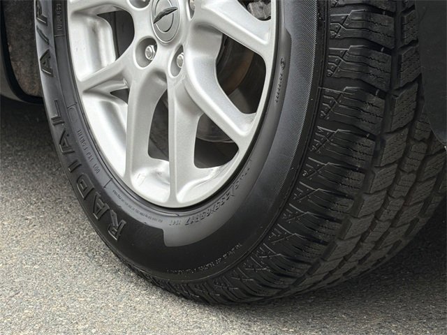 Used 2024 Chrysler Pacifica Touring-L image 19