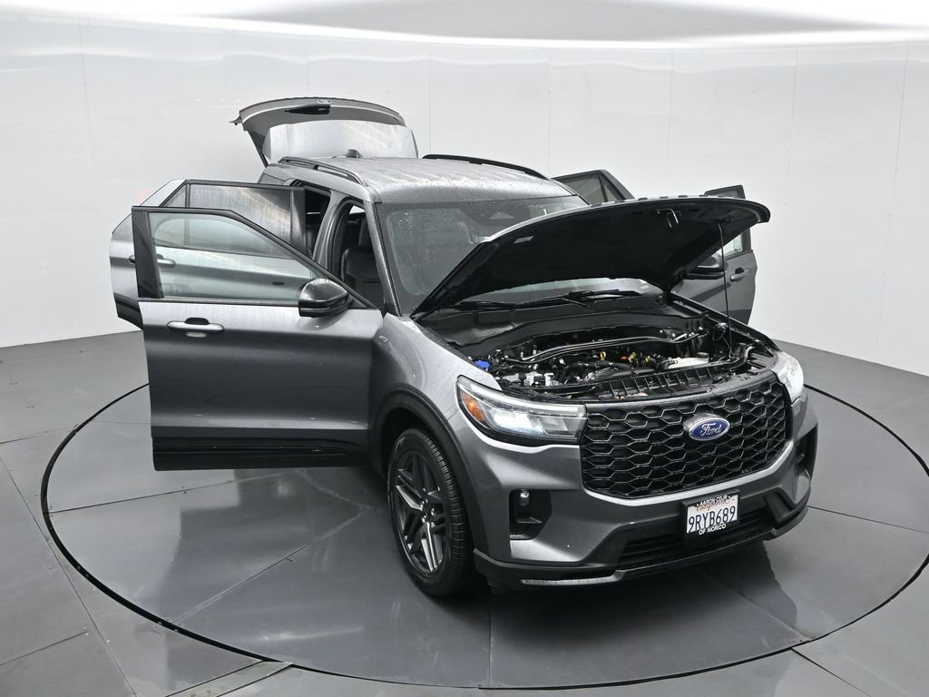 Used 2025 Ford Explorer ST-Line w/ ST-Line Street Pack image 37