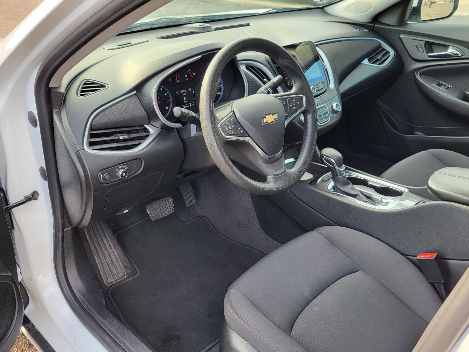 Used 2024 Chevrolet Malibu LT image 15