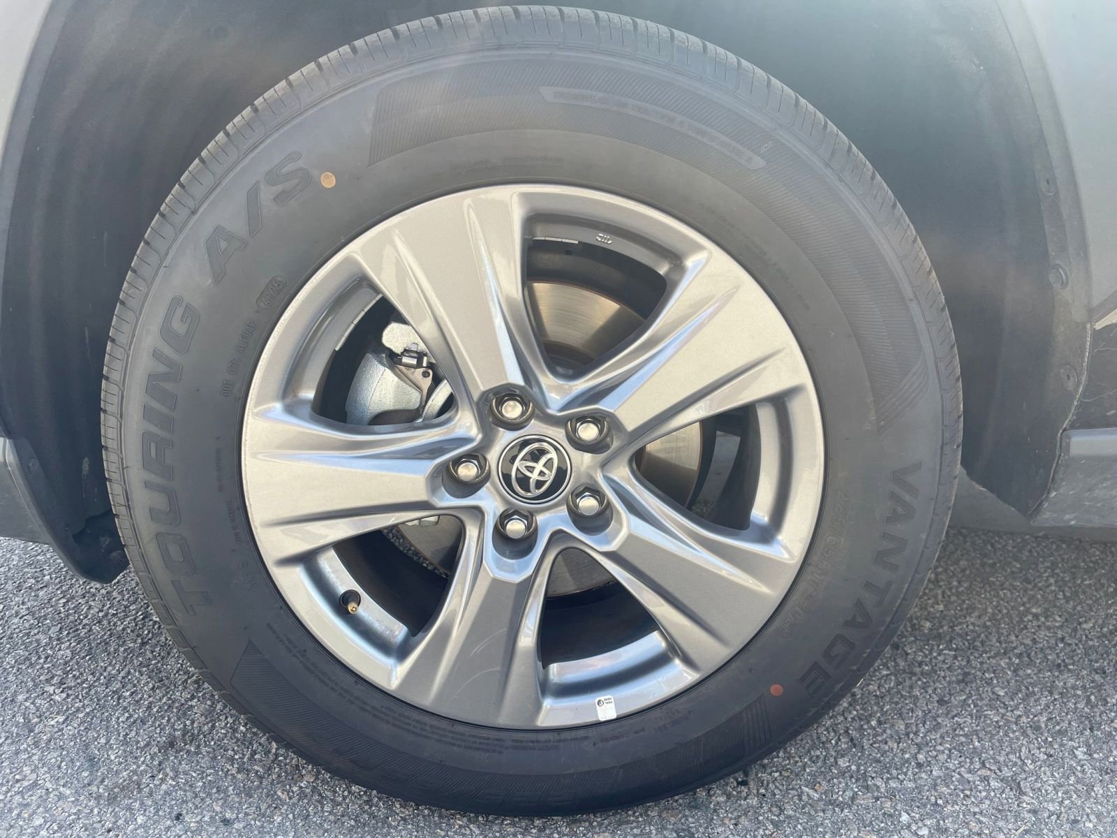 Used 2025 Toyota RAV4 XLE w/ Convenience Package image 32