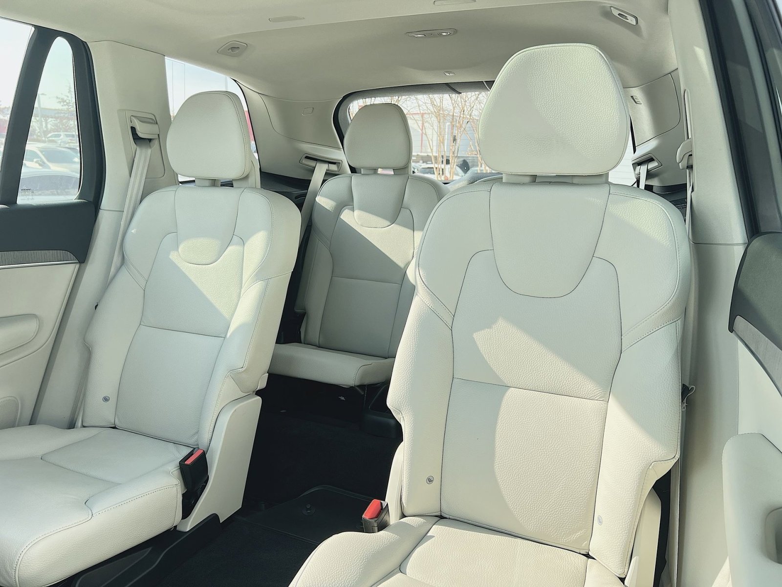 Used 2024 Volvo XC90 B6 Plus w/ Protection Package image 24