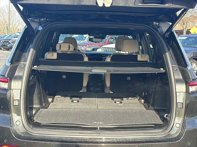 Certified 2023 Jeep Grand Cherokee L Limited w/ Trailer Tow Group (B) image 19