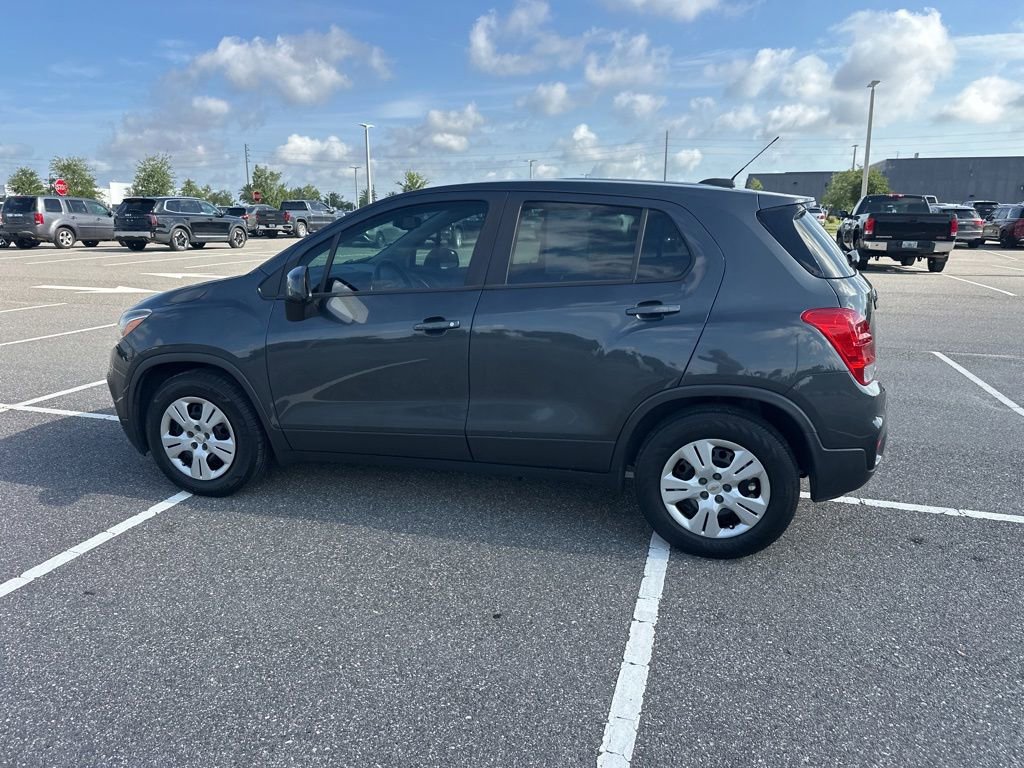 Used 2019 Chevrolet Trax LS FWD image 11