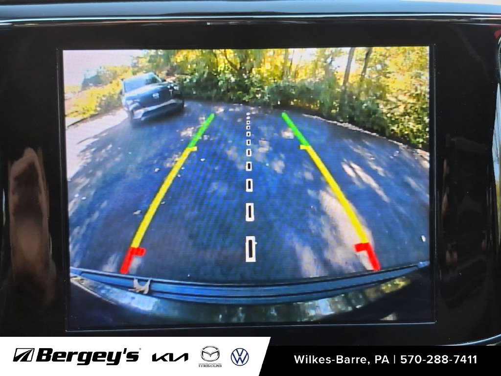 Used 2020 Jeep Grand Cherokee Laredo w/ Security & Convenience Group AWD/4WD image 25