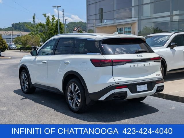Used 2023 INFINITI QX60 Luxe w/ Performance Audio Package AWD/4WD image 3
