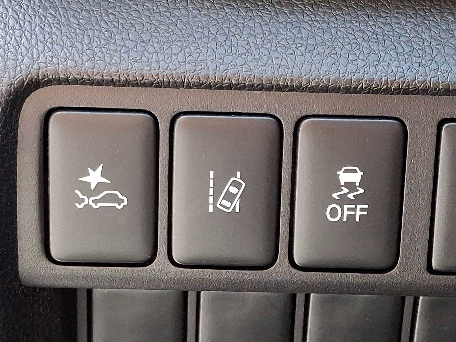 Used 2023 Mitsubishi Eclipse Cross LE image 26