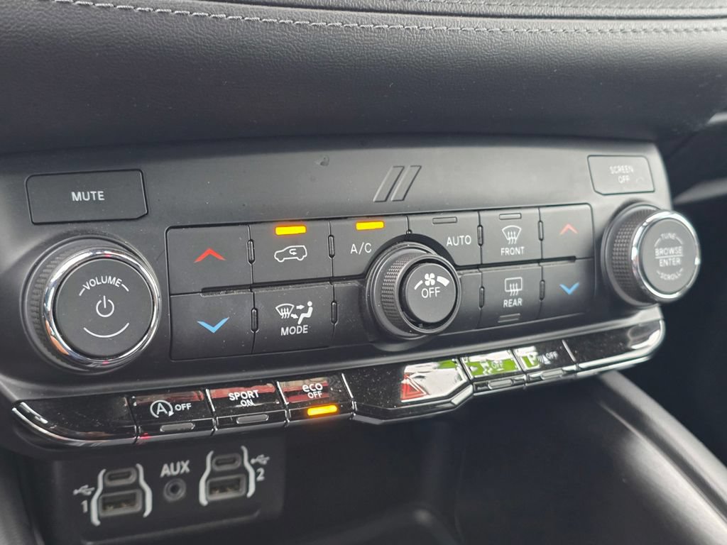 Used 2023 Dodge Durango SXT Launch Edition AWD/4WD image 28