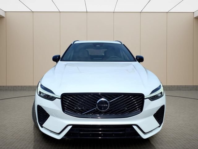 New 2026 Volvo XC60 B5 Plus w/ Protection Package Premier AWD/4WD image 4