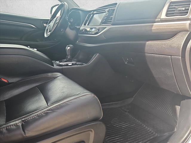 Used 2018 Toyota Highlander Limited w/ Protection Package #3 image 24